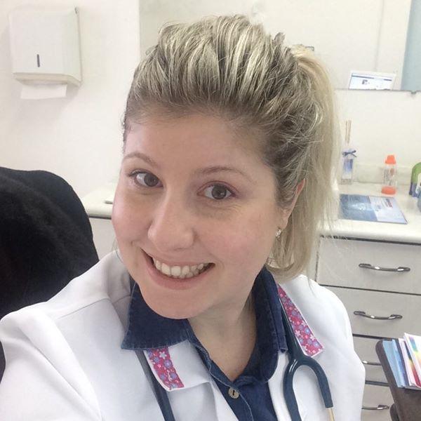 Foto de Drª. Ana Paula Trombin Soares