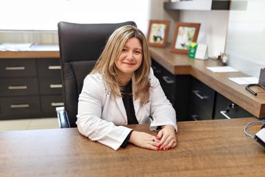 Foto de Drª. Mônica Anselmo Junkes Antero