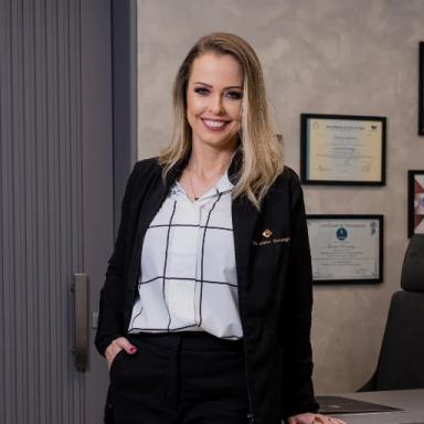 Foto de Dra. Larissa Bonamigo