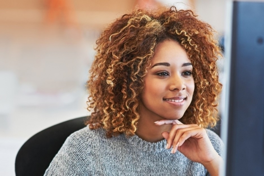 O USO EXCESSIVO DE TELAS E OS DANOS PARA SUA VISÃO