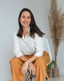 Foto de Dra. Evelin Macedo Longaray